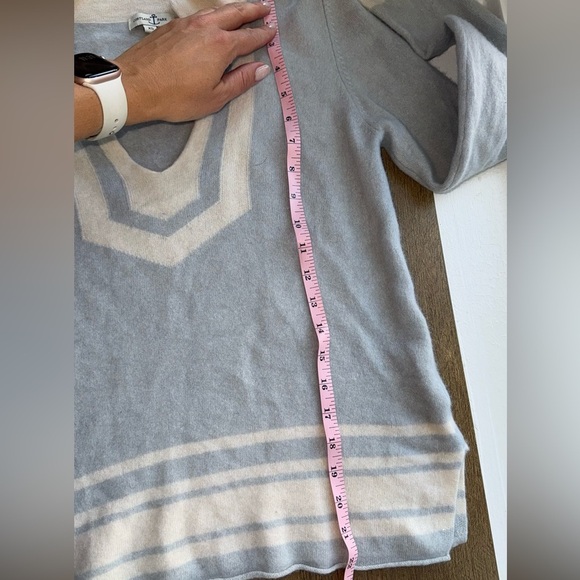 Cortland Park Women’s Blue and Cream 100% Cashmere Sweater size XS - Picture 6 of 6